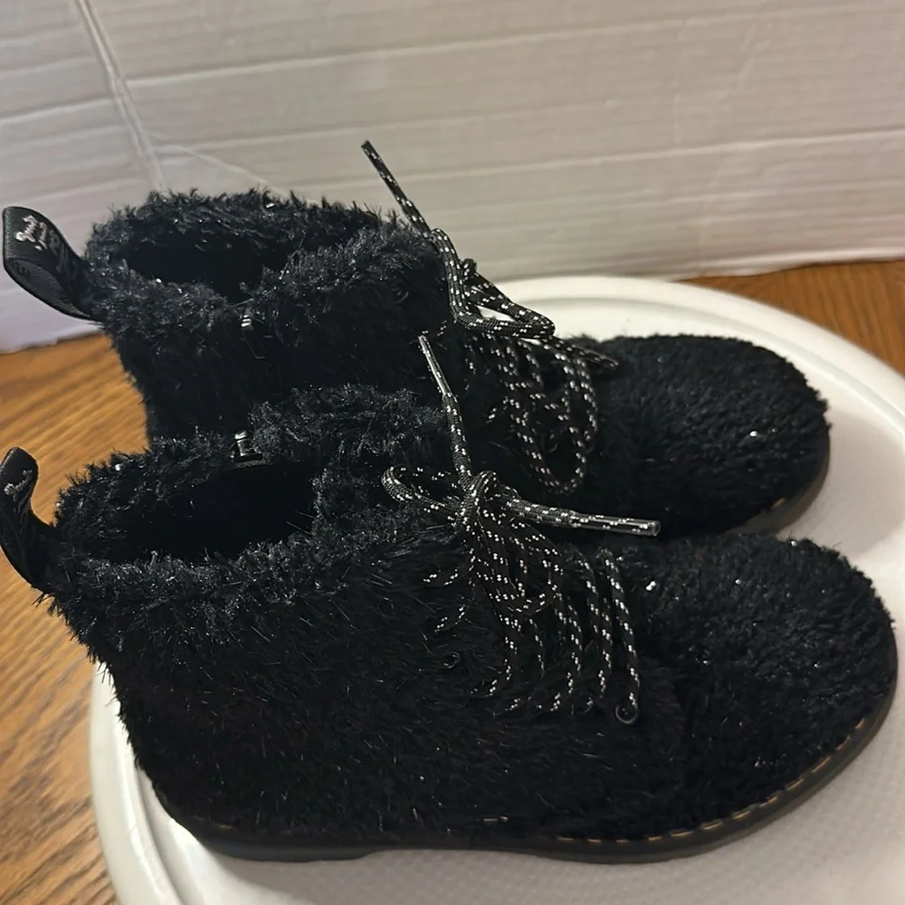 🆕Dr. Martens Pascal Tinsel Fur Lace Up Boots